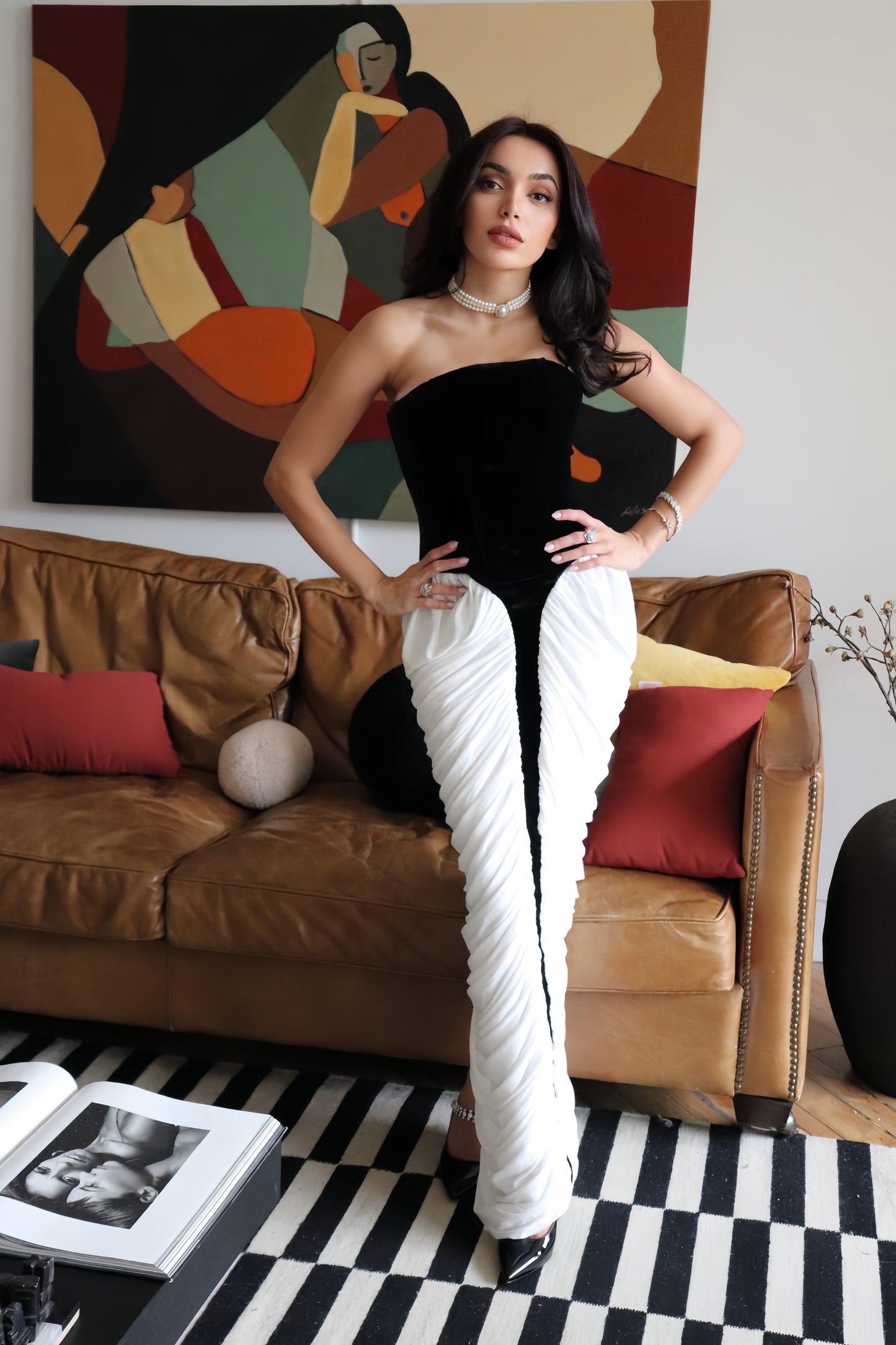 No. 18 — The Corset Column