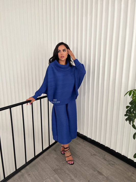 Mara Pleated Set – Two-Piece Comfort