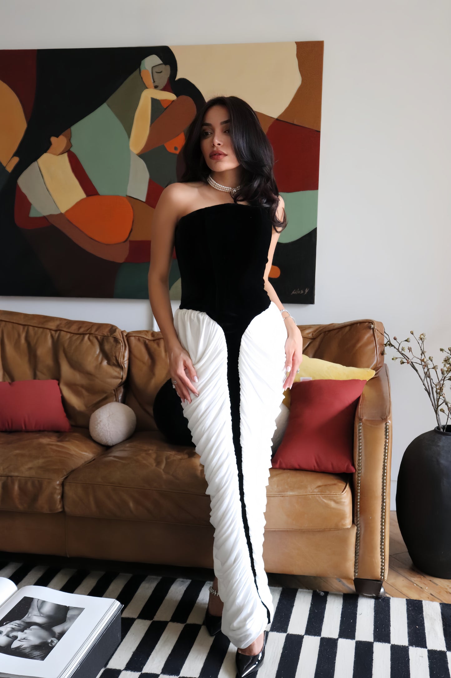 No. 18 — The Corset Column